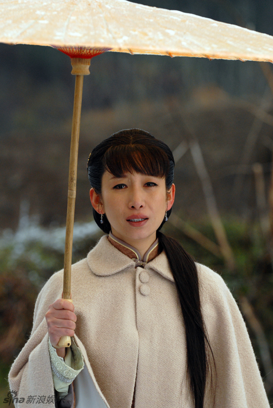 《冬雪》秦海璐雪中剧照曝光