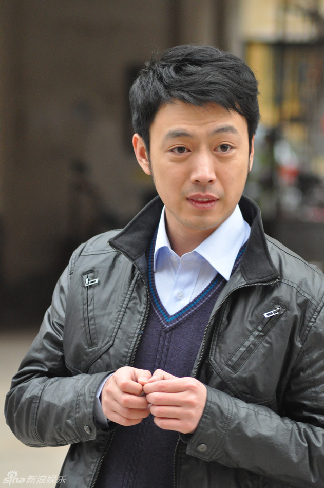 组图:《深白》剧照曝光 曹炳琨变身帅气小老板_高清图集_新浪网