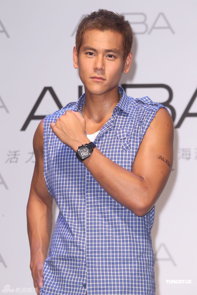 高清组图:彭于晏为手表代言 阳光帅气大秀健美肌肉_高清图集_新浪网