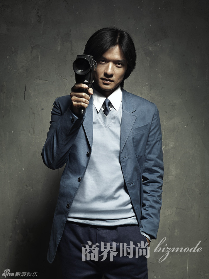 组图:冯德伦登杂志封面 尽显睿智优雅气质_高清图集_新浪网