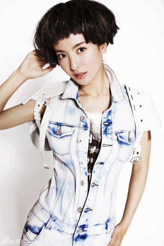 小燕子李晟夏日时尚大片