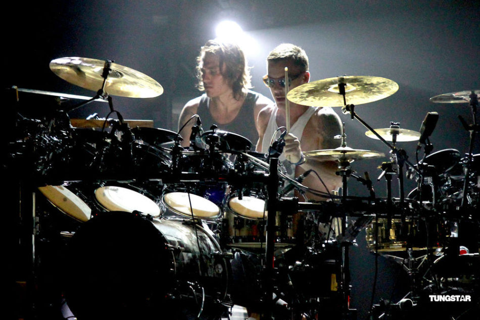 摇滚乐队30 seconds to mars开唱震撼歌迷