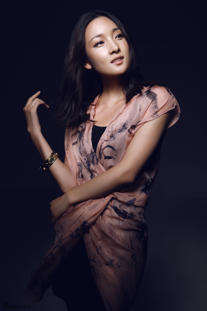 王妍苏写真秀曼妙身姿