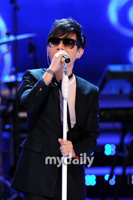 v  m4 p2 p1 g0 v  z5 ~6 w/ k l0 n8 j   李承焕