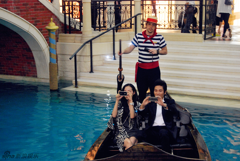组图:丁子峻韩雪水上谈情 威尼斯人美景醉人_高清图集_新浪网