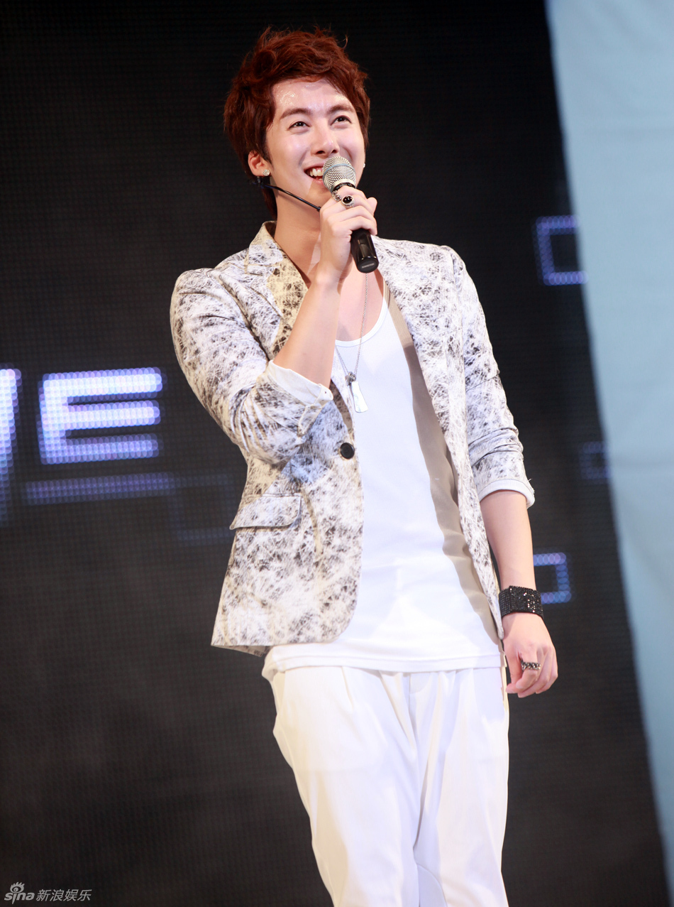 【金亨俊】【活动】11年08月03日 24周岁生日会现场