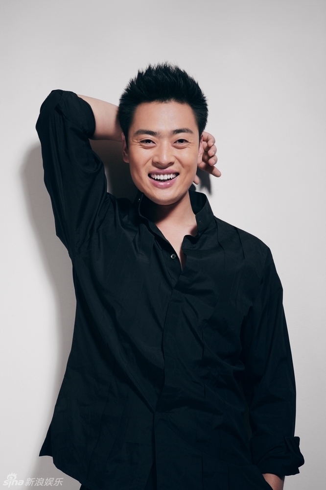 张桐登杂志酷劲十足