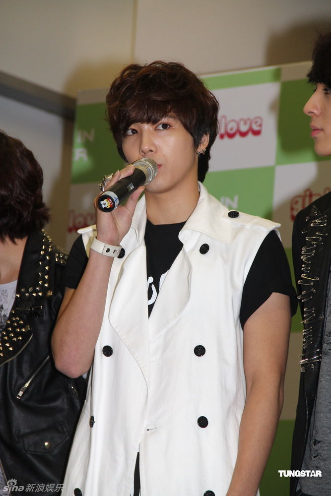 组图:韩国组合2am,cnblue,ftland,ze:a记者会_高清图集_新浪网