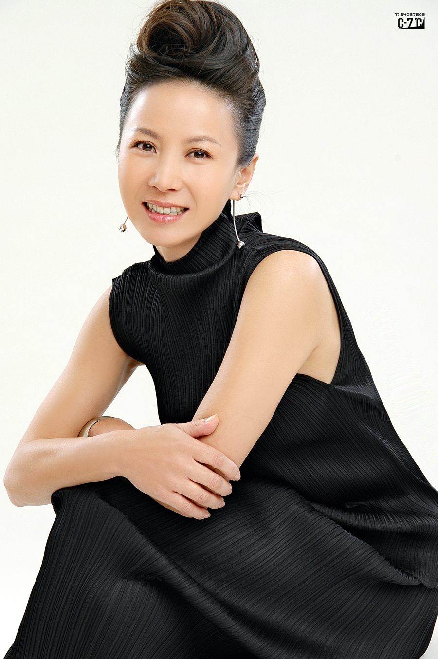 组图:中韩明星齐聚《吻到爱》 赵越塑造时尚女魔头_高清图集_新浪网