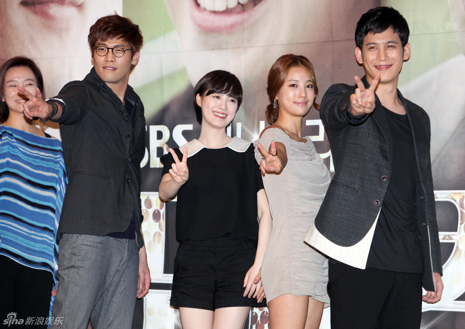 高清组图:具惠善崔丹尼尔携手新剧 甜蜜出席记者会_高清图集_新浪网