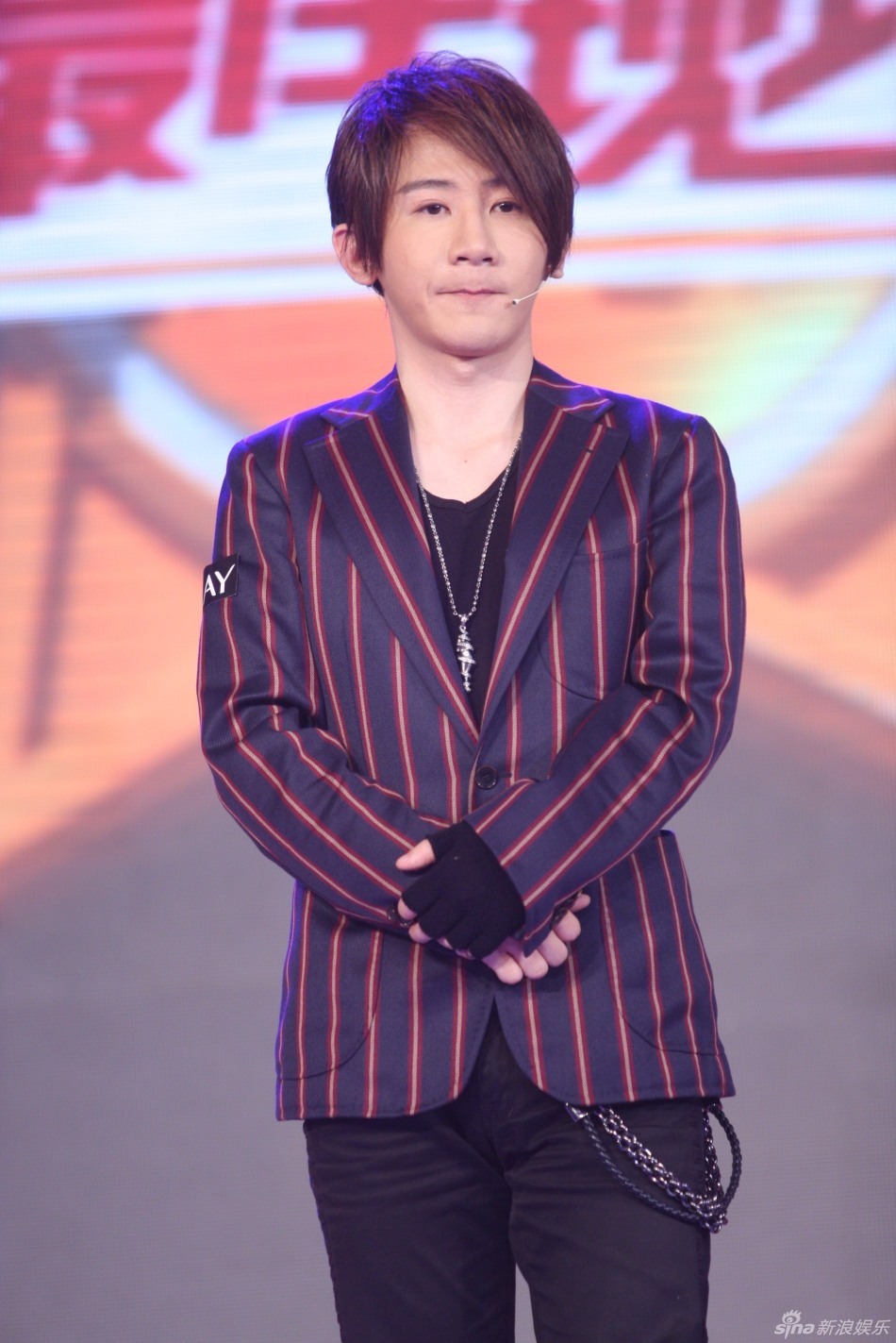 高清图:刘谦携手高圆圆变魔术 春晚还想搭档董卿_高清图集_新浪网