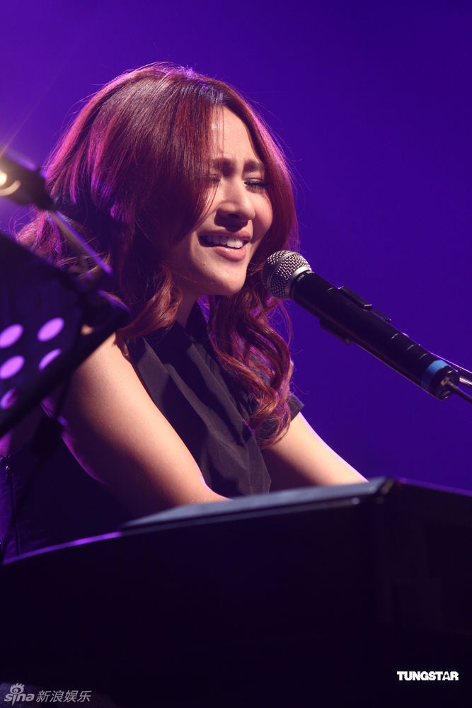 梁文音办小型个唱