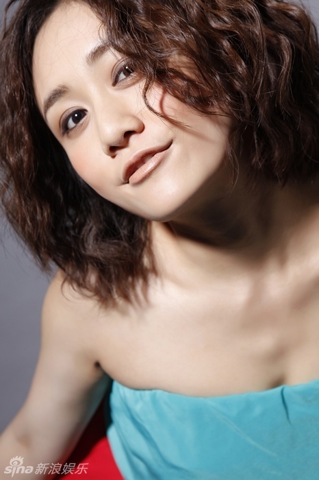 刘芸新写真秀甜美短发展80后青春无敌
