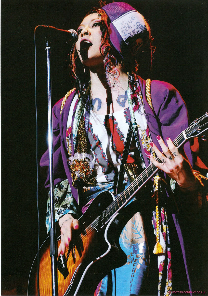 组图:miyavi雅写真集锦 视觉系装扮华丽唯美_高清图集_新浪网