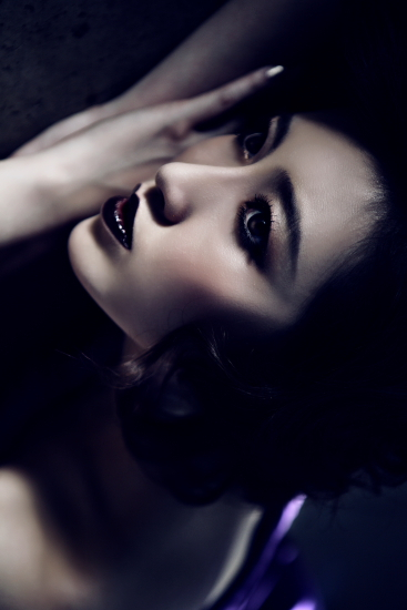 组图:《告密者》热播 张溪芸写真上演黑色诱惑_高清图集_新浪网