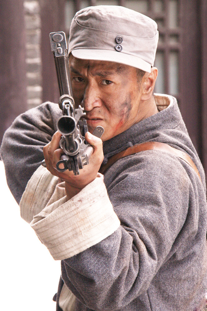 组图:张笑君《铁道游击队2》个性硬朗剧照曝光_高清图集_新浪网