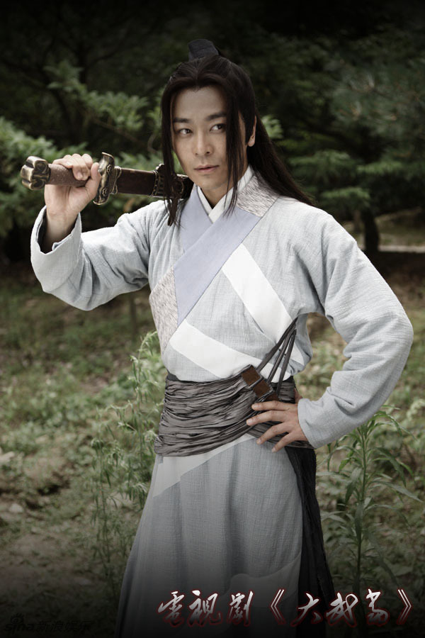 组图:吴樾《大武当》杀青 耍宝拜别"猴样"百出_高清图集_新浪网