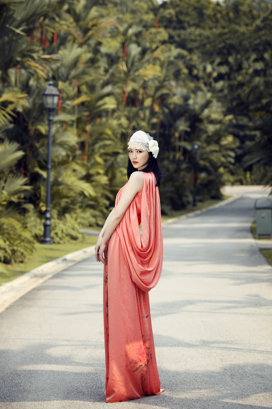 高清图:唐于鸿拍复古写真 风情万种展异域情调_高清图集_新浪网