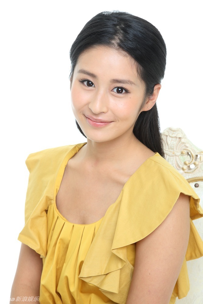 颖儿笑容明艳