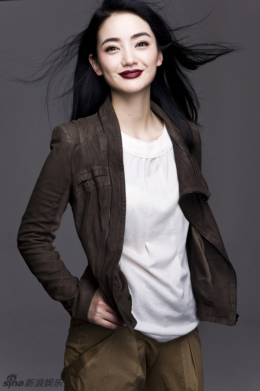 组图:朱杰最新优雅大片曝光 黑白光影凸显知性气质_高清图集_新浪网