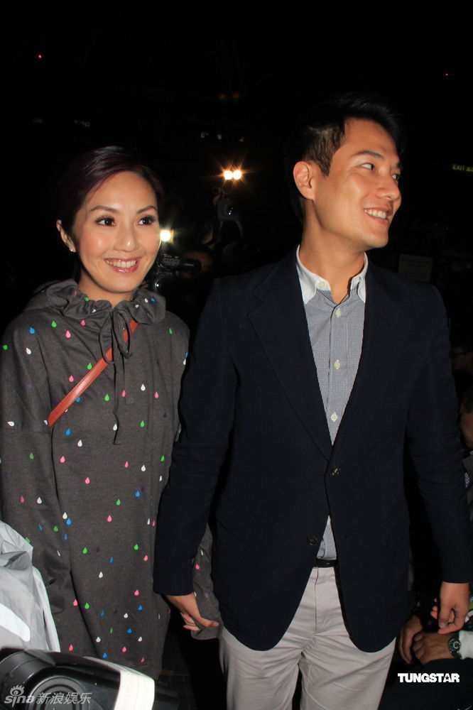 林海峰的父母,太太彭羚和女儿,杨千嬅丁子高夫妇等捧场,更请来草蜢