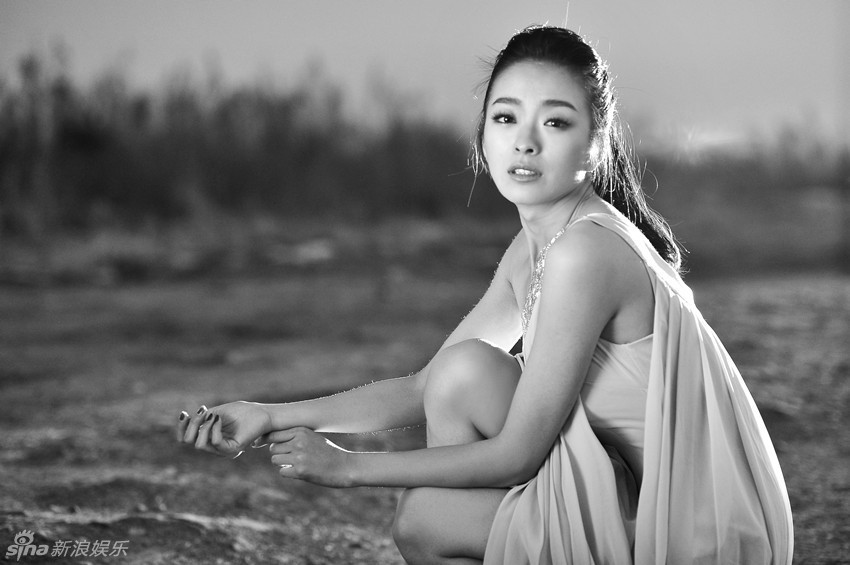 新浪娱乐讯 随着《养父》的热播,"楼小语"的饰演者种丹妮迅速蹿红,戏