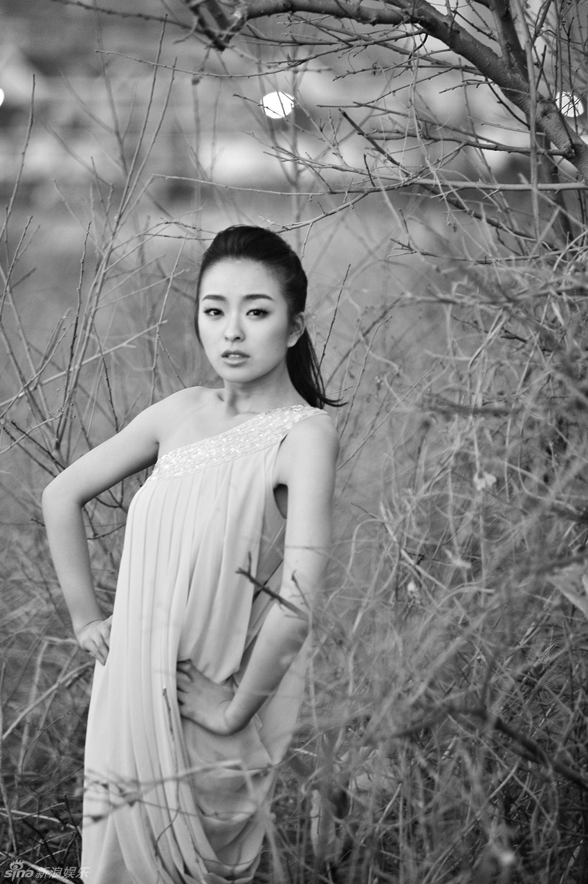 新浪娱乐讯 随着《养父》的热播,"楼小语"的饰演者种丹妮迅速蹿红,戏