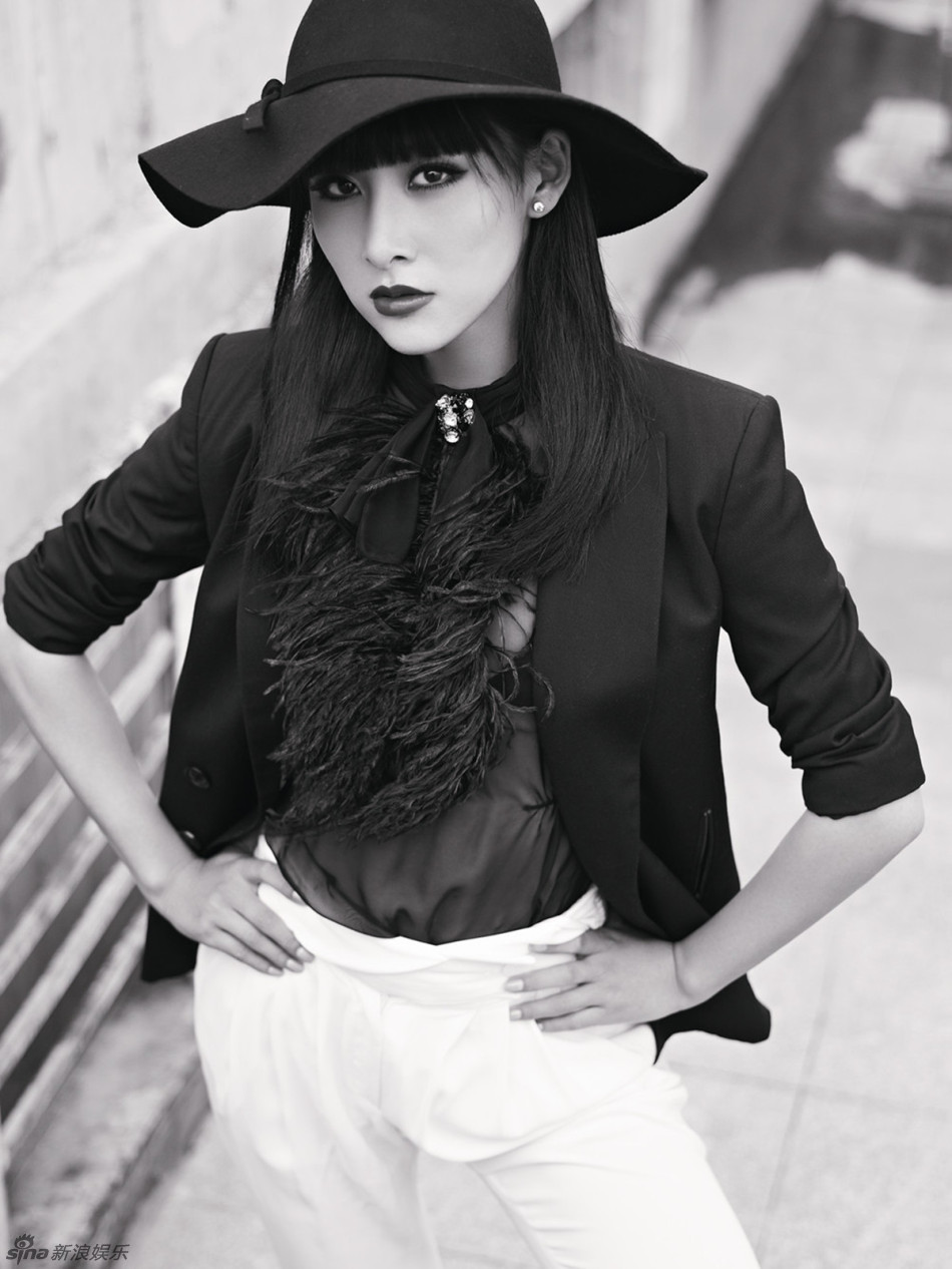 新浪娱乐讯 近日,在电影《鸿门宴》中出演女杀手的贾青曝光了一组新