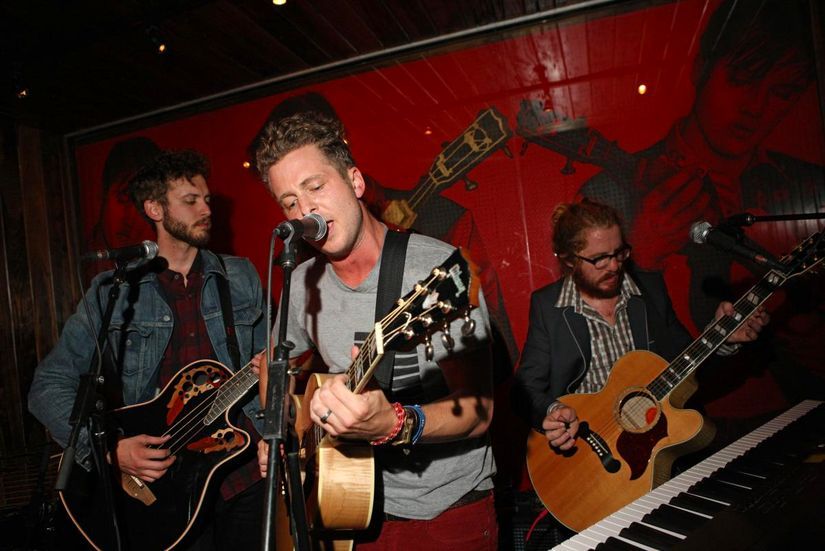 4 / 4 美国纽约当地时间2011年10月26日,one republic乐队音乐派对