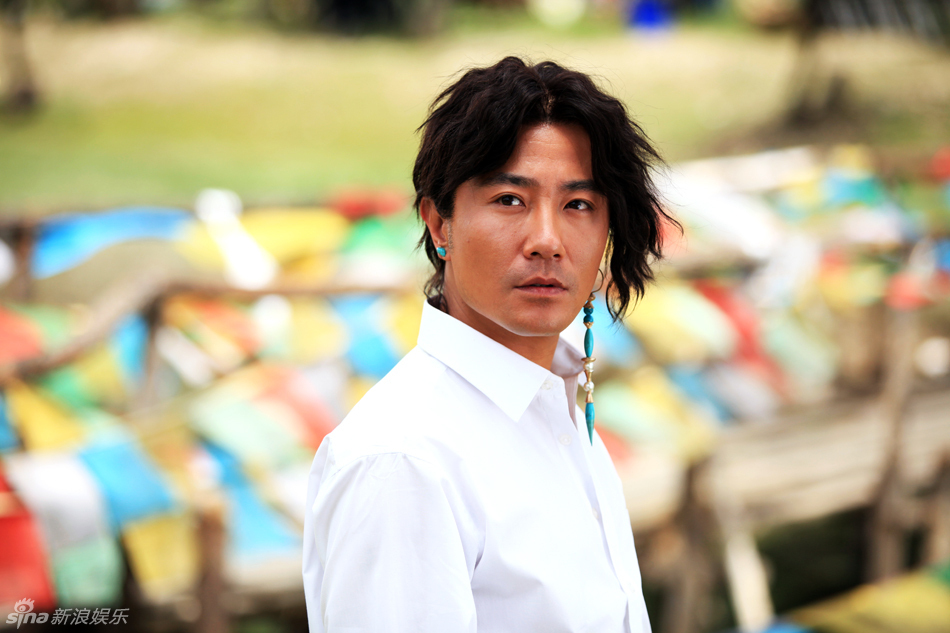 赵阳尽显英气魅力