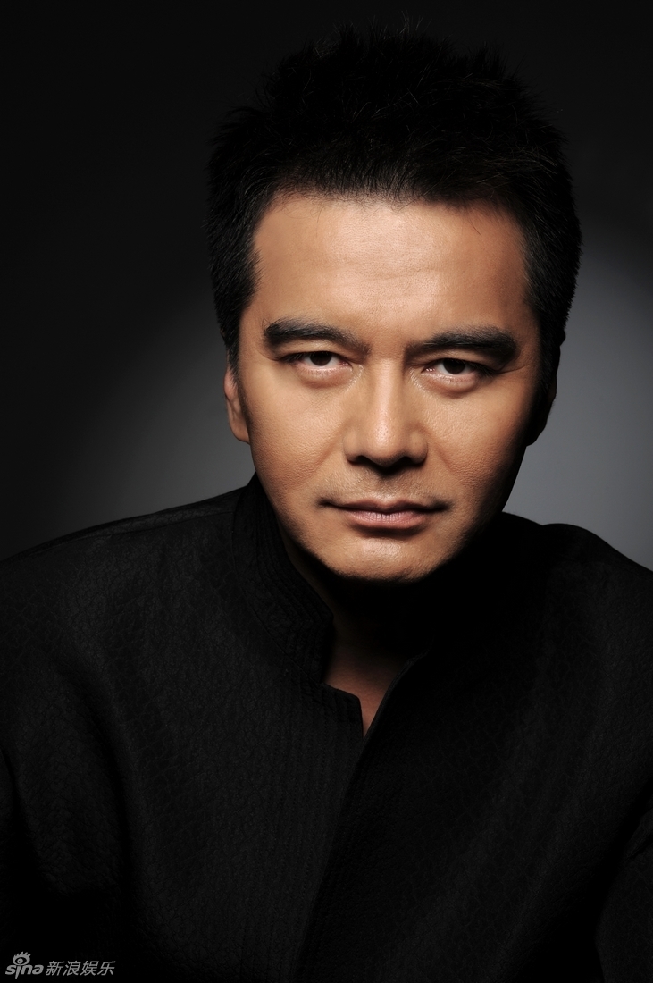 从《李春天的春天》到《老爸的筒子楼》,熟男偶像许亚军最近一组写真