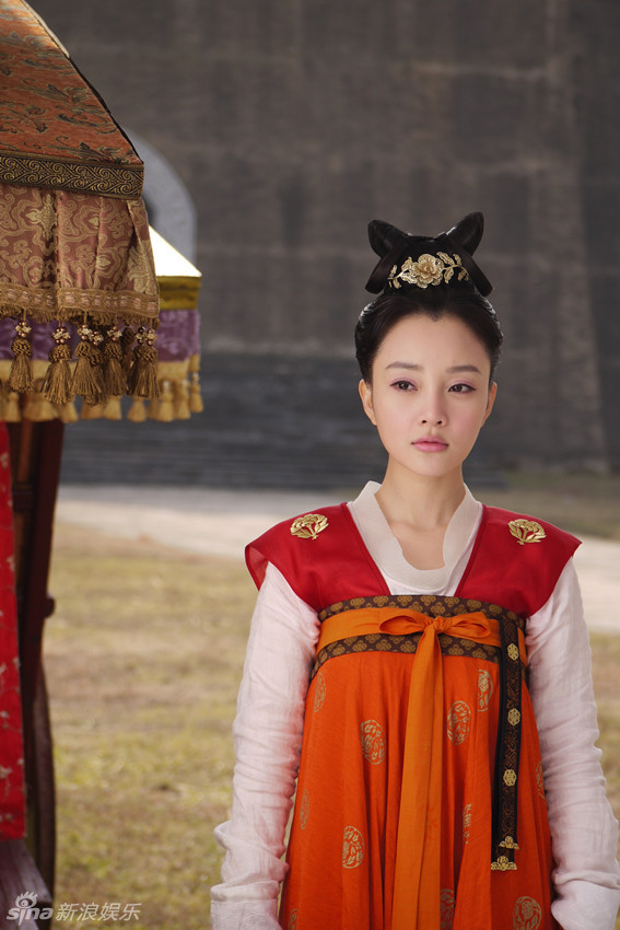 组图:《美人天下》李小璐诠释古代白领造型多变_高清图集_新浪网