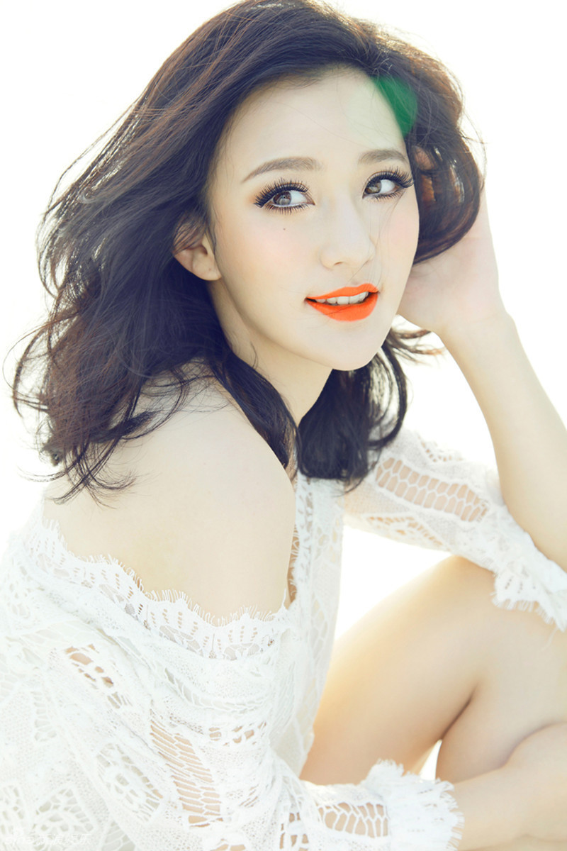 组图:王子子红唇魅惑写真别样韵味_高清图集_新浪网