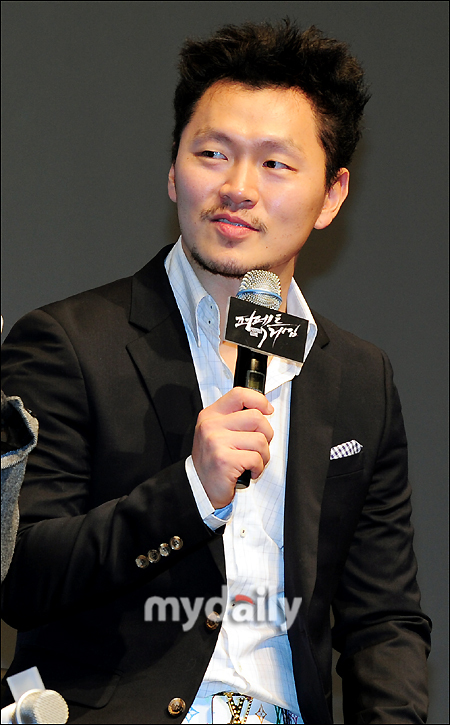 组图:韩星曹承佑崔贞媛新片《完美比赛》记者会_高清图集_新浪网