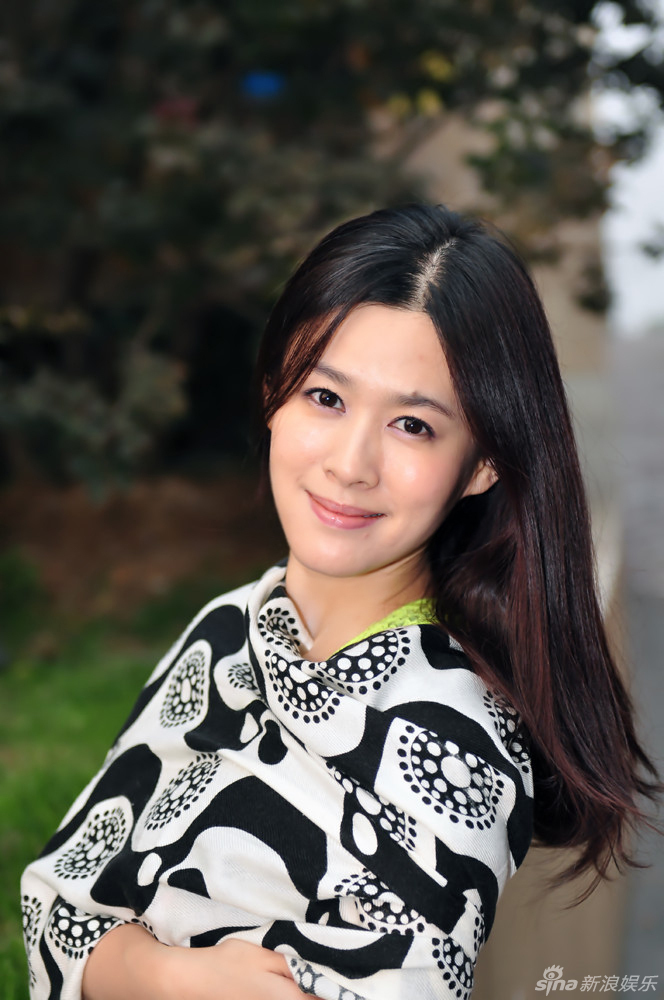 组图:歌手张萌复古写真素雅尽显文艺气质_高清图集_新浪网