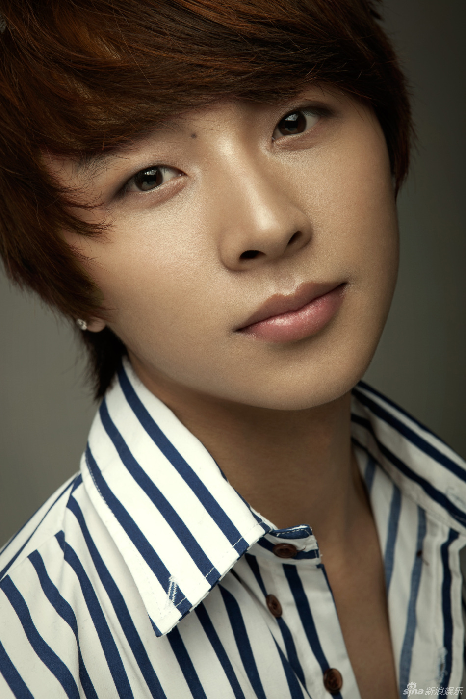 李魏西温暖冬日写真 营造英伦小清新氛围