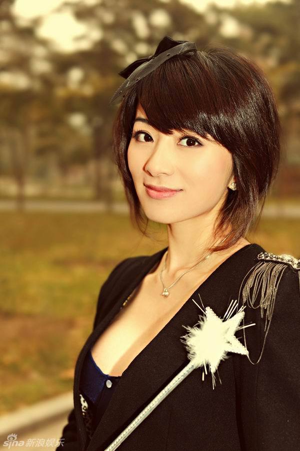 新浪娱乐讯 近日,正在横店赶拍《女人天下》的刘庭羽最新写真曝光,一