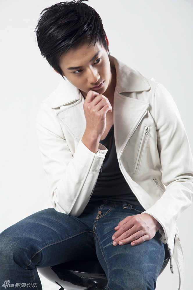 赵文浩忧郁眼神