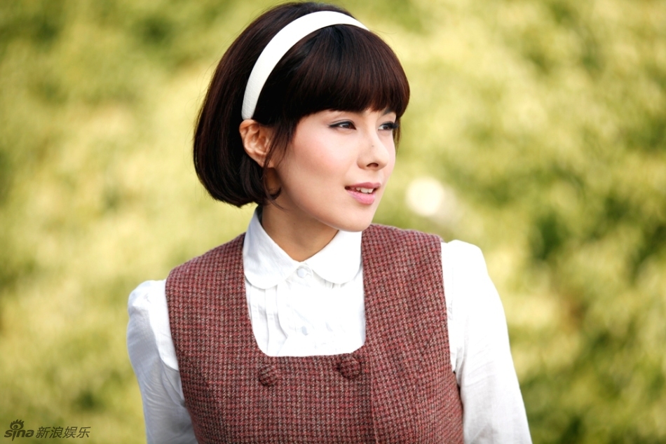 组图:蔡妍最新写真简单自然俏皮可爱_高清图集_新浪网