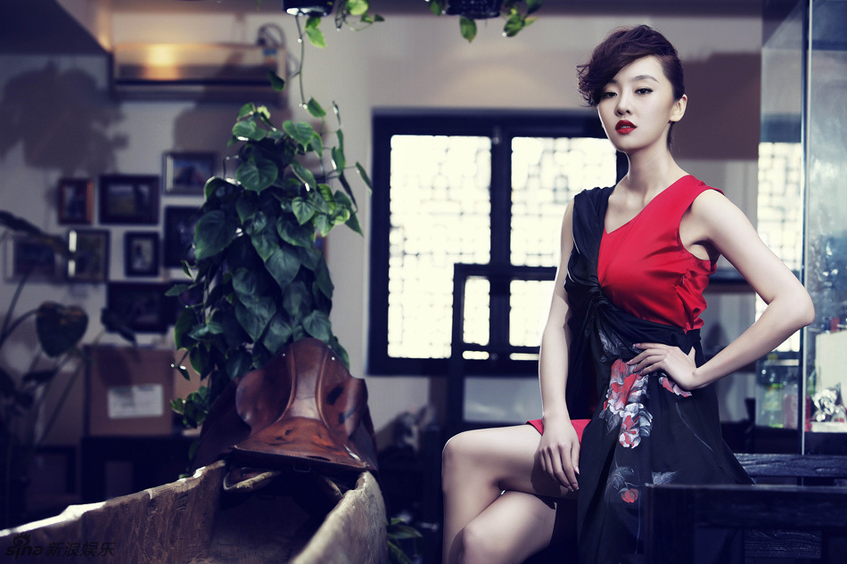 组图:刘洋时尚大片露美背秀性感魅惑_高清图集_新浪网