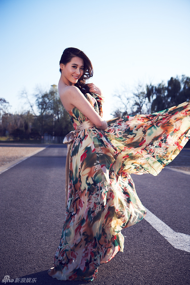 宁丹琳甜美微笑