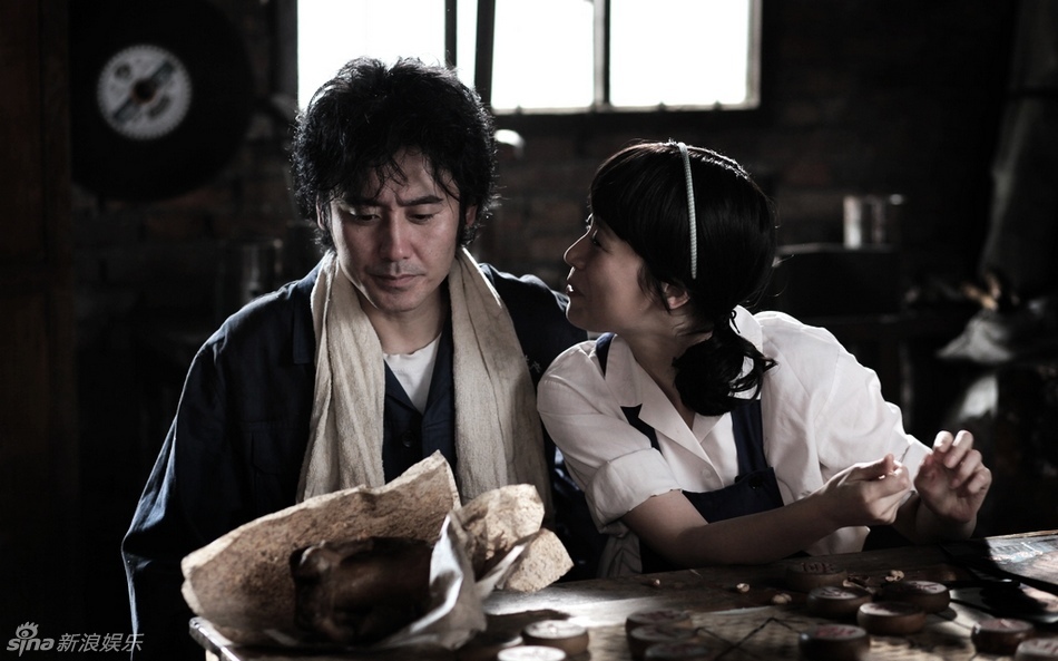 新浪娱乐讯 年度收官大戏《请你原谅我》正在热播,昨晚海清首次亮相.