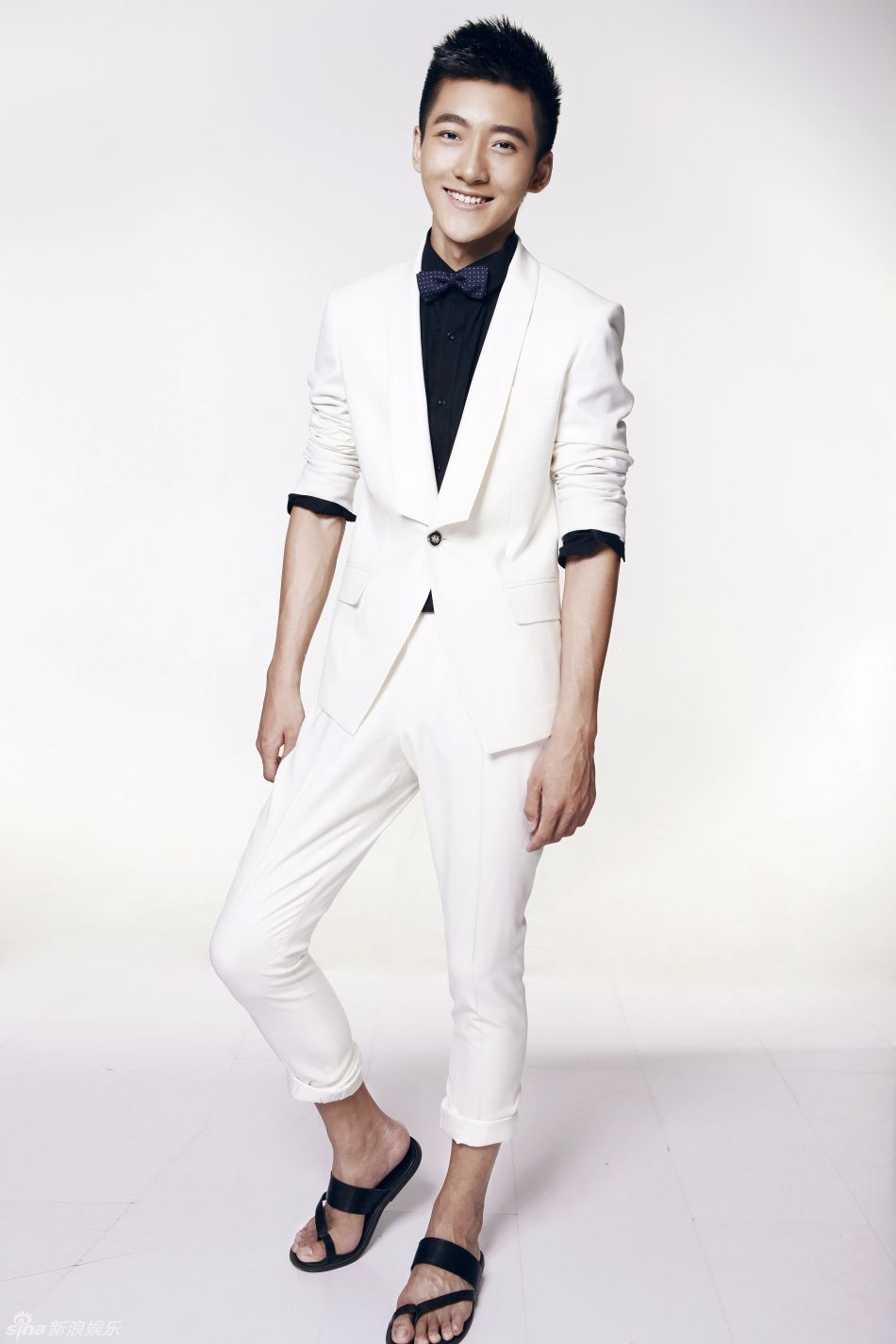 组图:阳光男孩路宏写真展纯真笑容_高清图集_新浪网