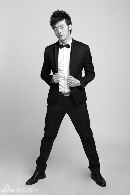 新浪娱乐讯 日前,青年演员刘一推出了一组型男写真,写真中刘一虽身着