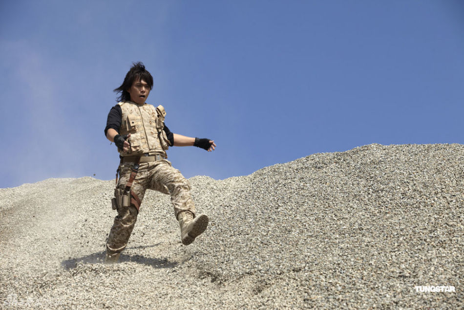 组图:伍佰拍广告灰头土脸敬业精神获掌声_高清图集_新浪网