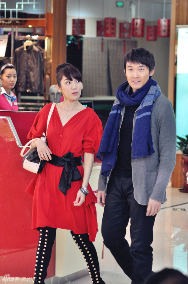 《深白》张铎游离各色女人间