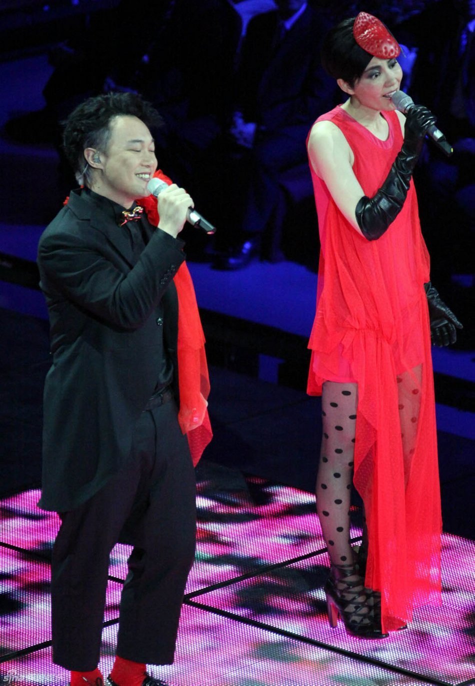 王菲 陈奕迅合唱《因为爱情》