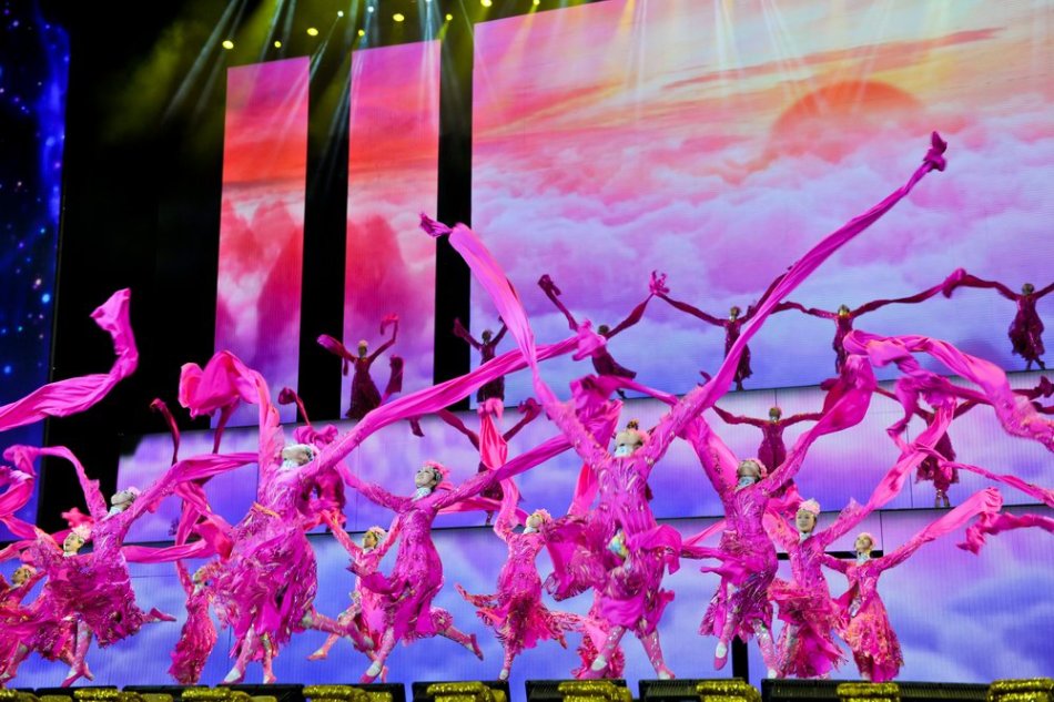 女子集体舞《万紫千红》