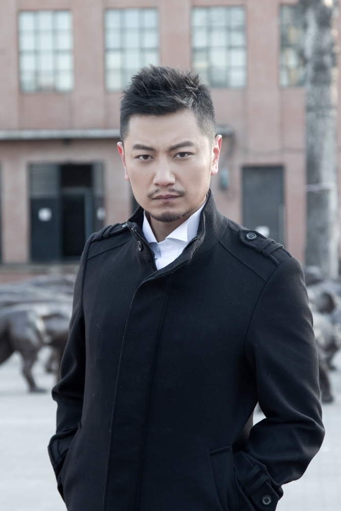 组图:张洪睿黑帮经典造型 尽显优雅熟男风范_高清图集_新浪网