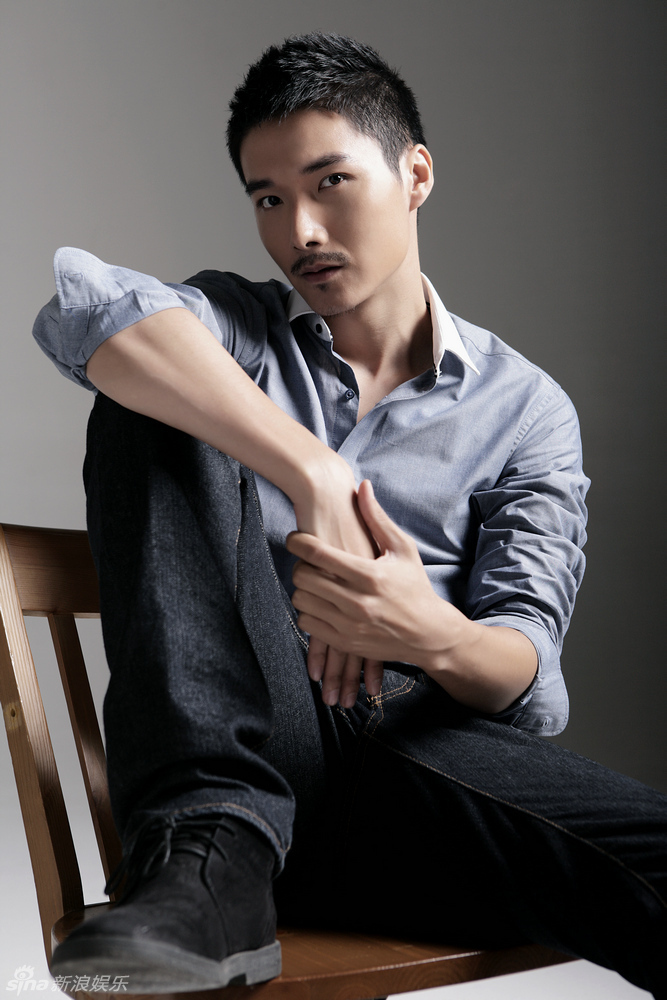 组图:李泰全新写真 尽展轻熟绅士魅力_高清图集_新浪网